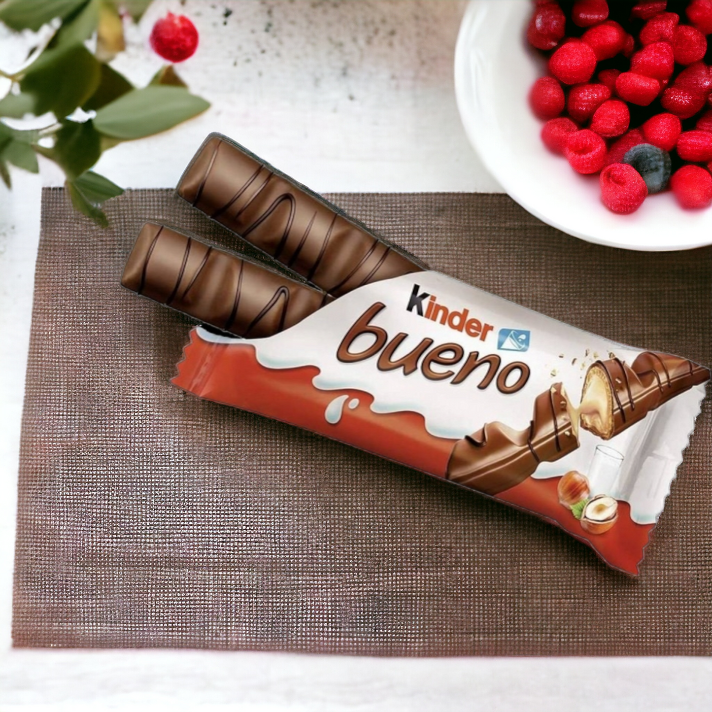 Kinder Bueno gaufrettes enrobées de chocolat au lait, fourrées lait et noisettes broyées 5x2 (220g)